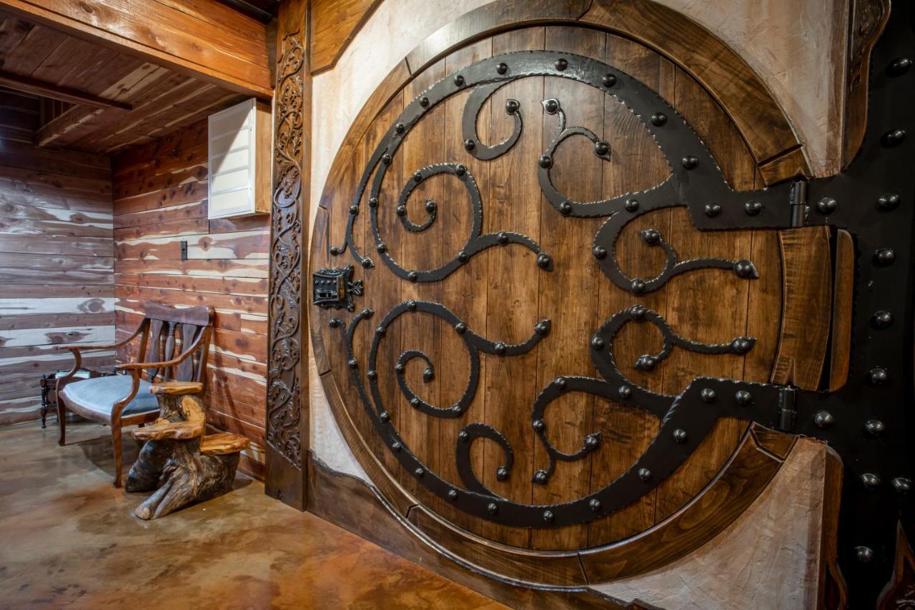 The Hobbit House, Fantasy Comes Home! Russellville Luaran gambar