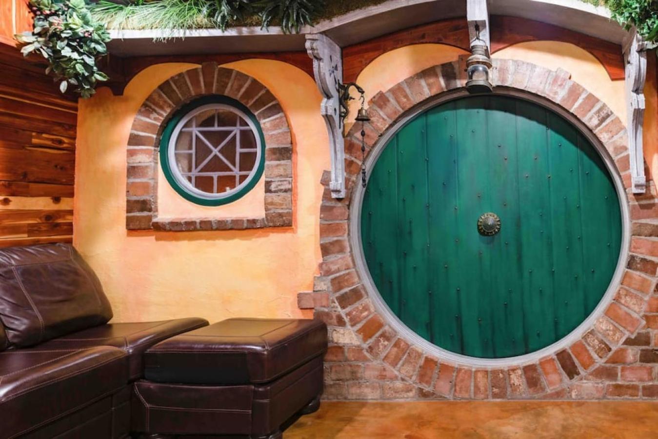 The Hobbit House, Fantasy Comes Home! Russellville Luaran gambar